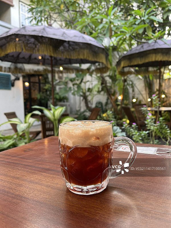 桌子上的饮料特写，雅加达，印度尼西亚图片素材