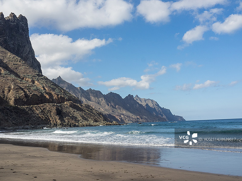 风景海滩的天空，圣克鲁斯德特内里费岛，西班牙图片素材