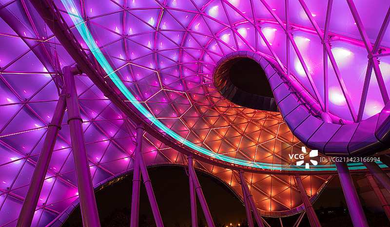 上海迪士尼乐园创项目灯光夜景图片素材