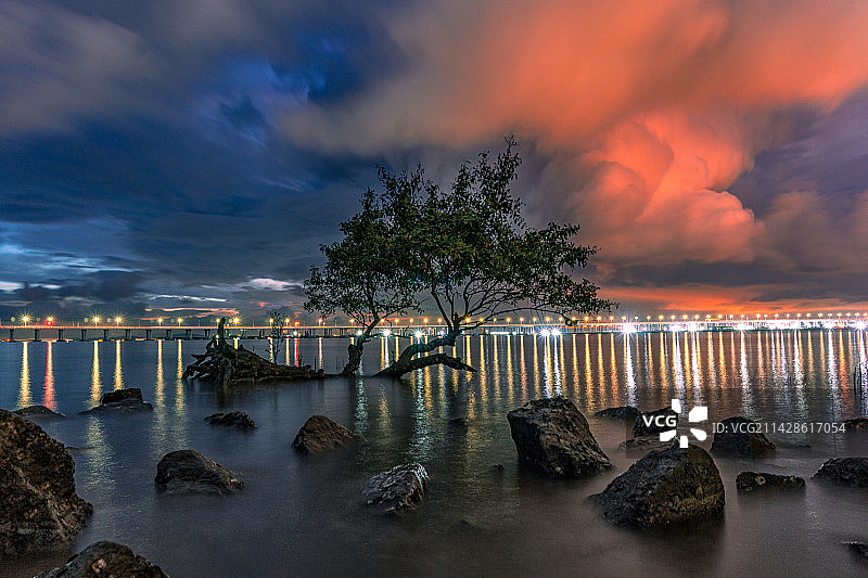 西湾红树林日落时的海景图片素材