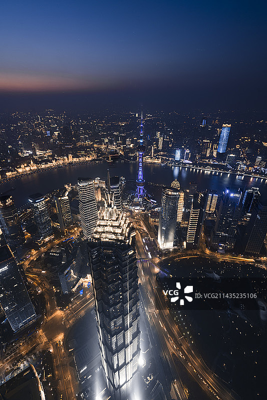 上海外滩陆家嘴黄浦江城市夜景蓝调时刻夜幕降临东方明珠金茂大厦图片素材
