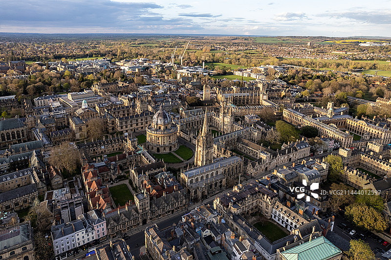 英国牛津大学城市风光航拍图片素材