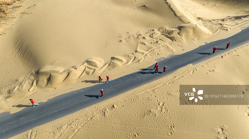航拍2023年首届新疆尉犁沙漠越野友谊比赛#与胡扬一起畅跑，不负秋日时光！图片素材