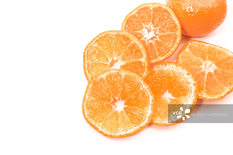 白色背景水果切片特写 橙子桔子果肉图片素材