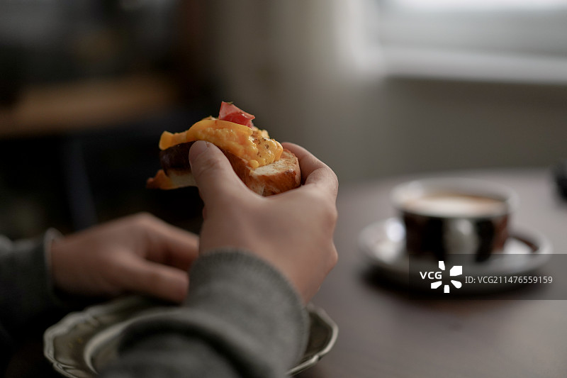 番茄滑蛋面包早餐图片素材