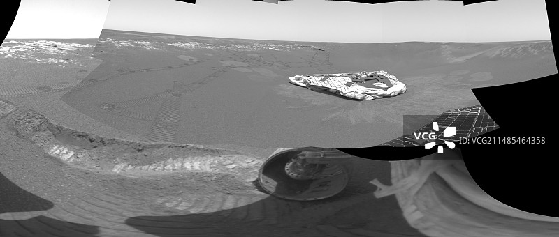 机遇号在火星上挖的战壕图片素材