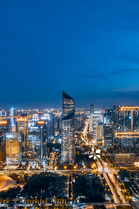 中国浙江杭州钱江新城城市天际线高视角夜景航拍图片素材