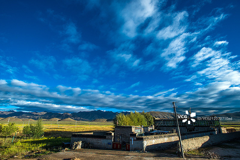 西藏日喀则定日县风光图片素材