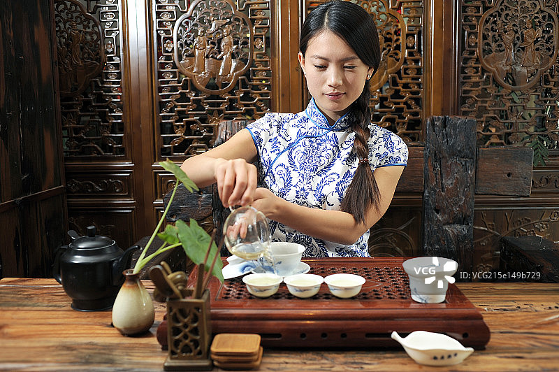 中国茶道,表演茶道的美女图片素材