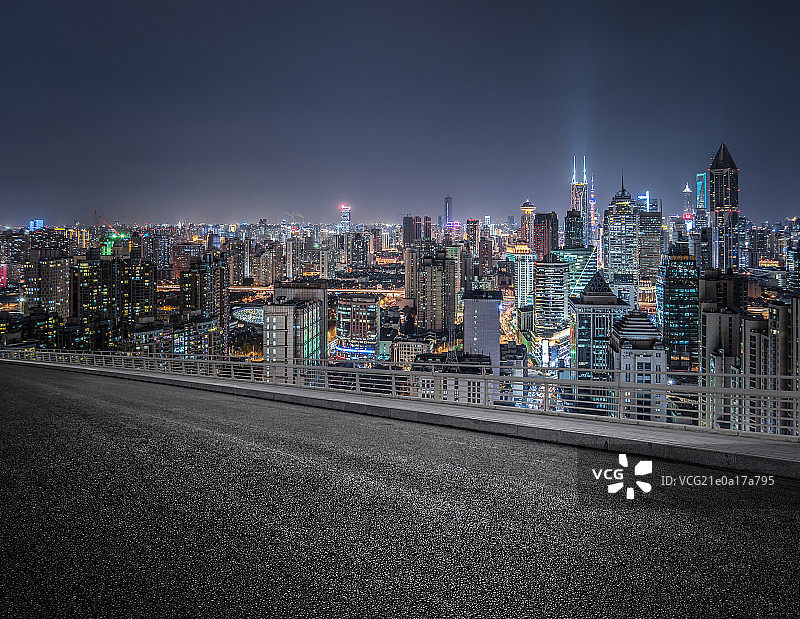 上海城市夜间快速路图片素材