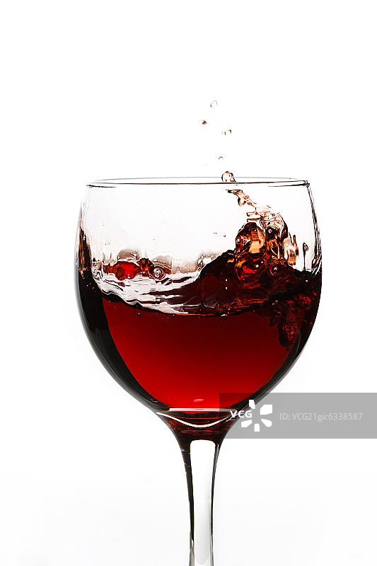 酒杯里的红酒图片素材