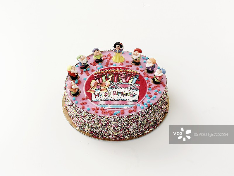 一个装饰着童话人物的生日蛋糕图片素材