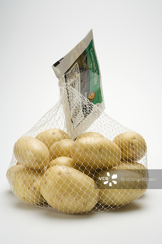 土豆装在网袋里图片素材