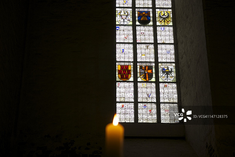 古老的彩色玻璃窗，Marienkirche, L??贝克图片素材