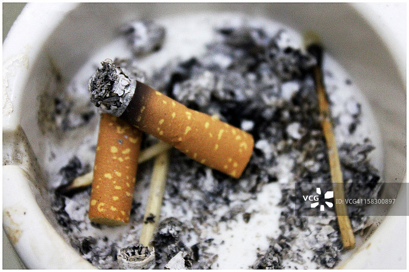 香烟和死图片素材