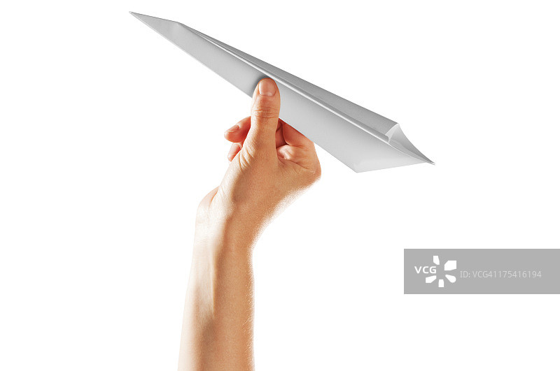 手把纸飞机举到空中，背景是白色的图片素材