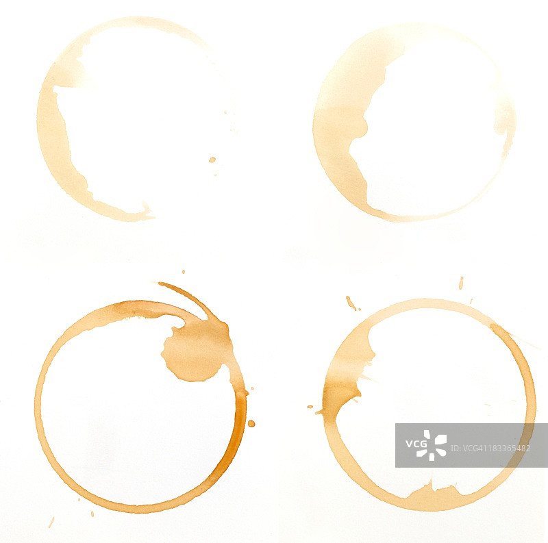 白色背景上的咖啡玻璃环污渍图片素材