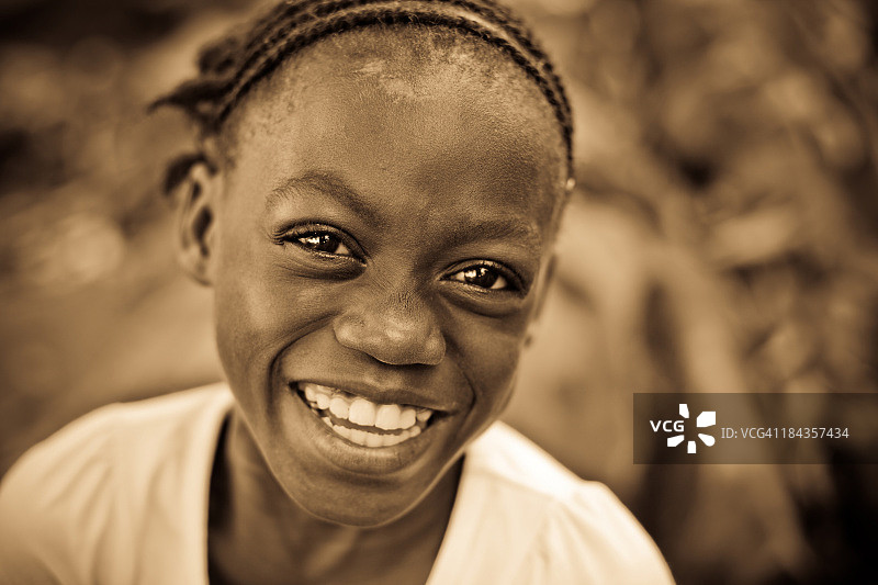 微笑的非洲女孩图片素材