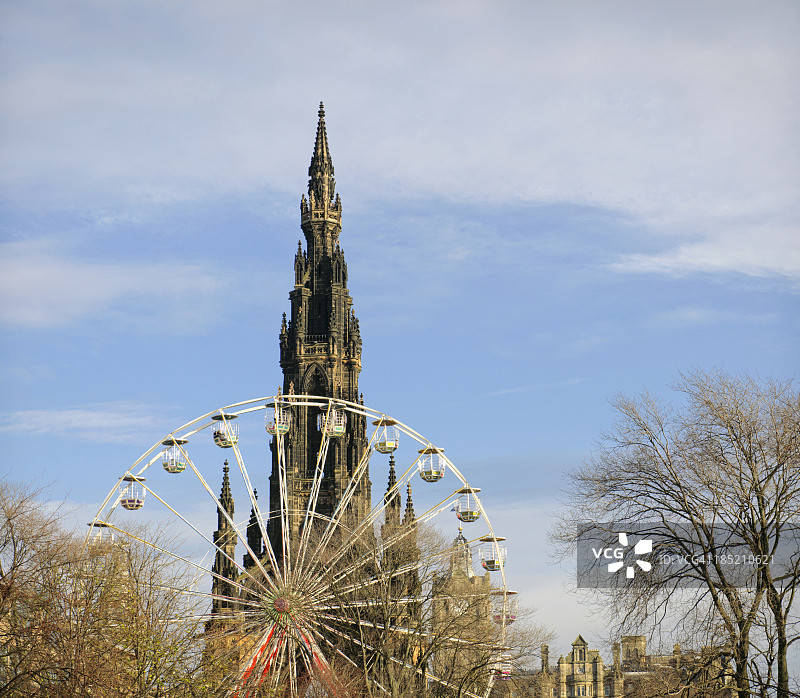 爱丁堡斯科特纪念碑和摩天轮图片素材