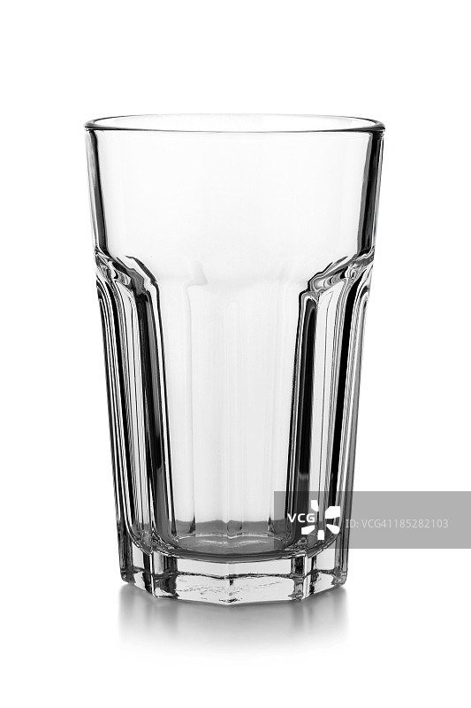 空玻璃杯孤立在白色背景反射图片素材