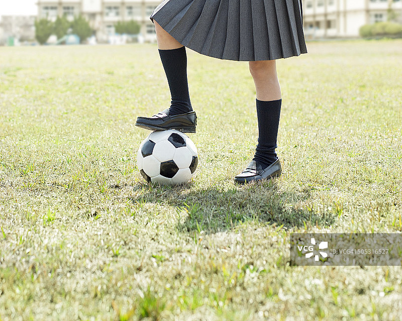 女生与足球图片素材