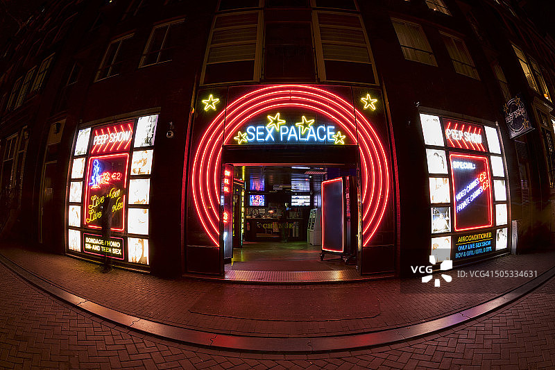 荷兰阿姆斯特丹红灯区的霓虹性俱乐部图片素材