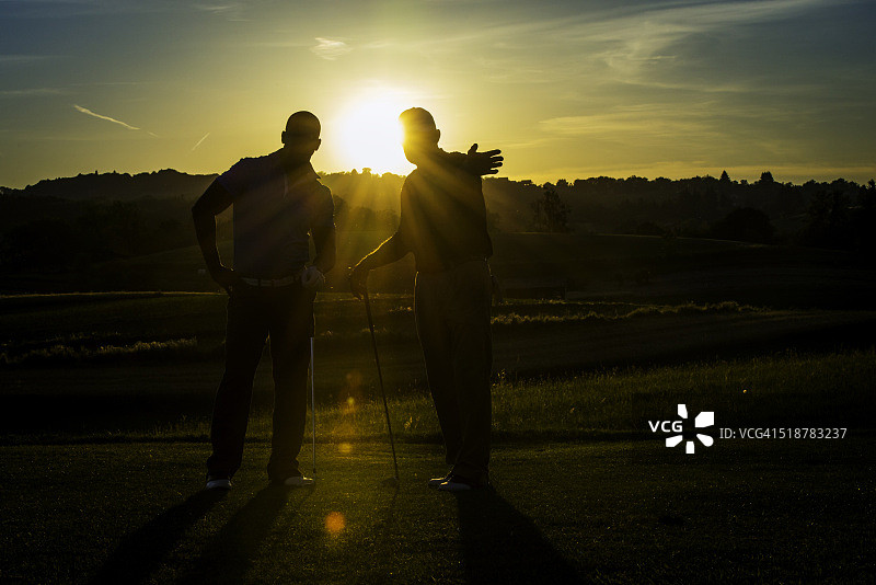 高尔夫职业教练男性高尔夫球手图片素材