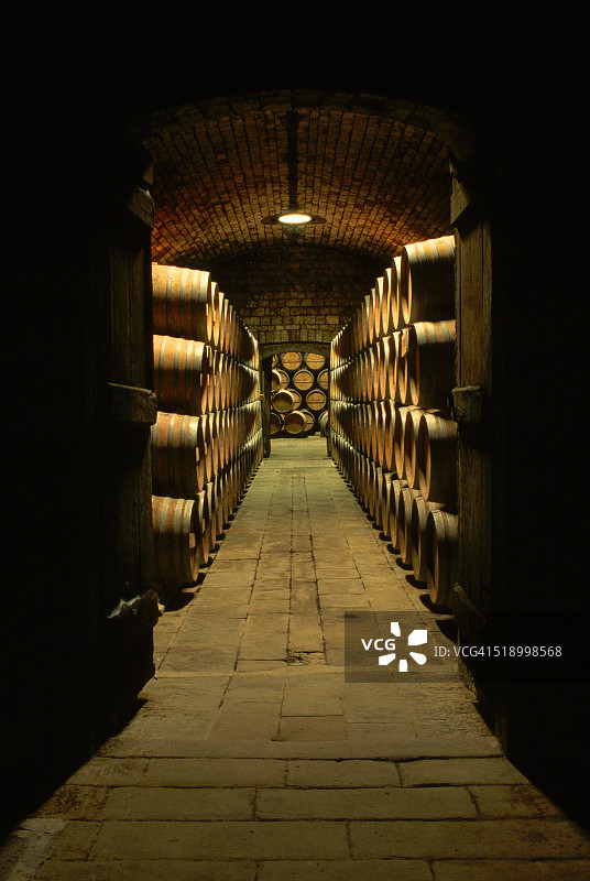 帕西尼亚诺修道院下面的酒窖图片素材
