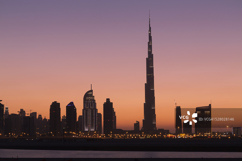 黎明时分，阿拉伯联合酋长国迪拜图片素材