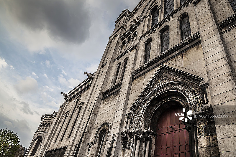 巴黎圣心大教堂的侧视图图片素材
