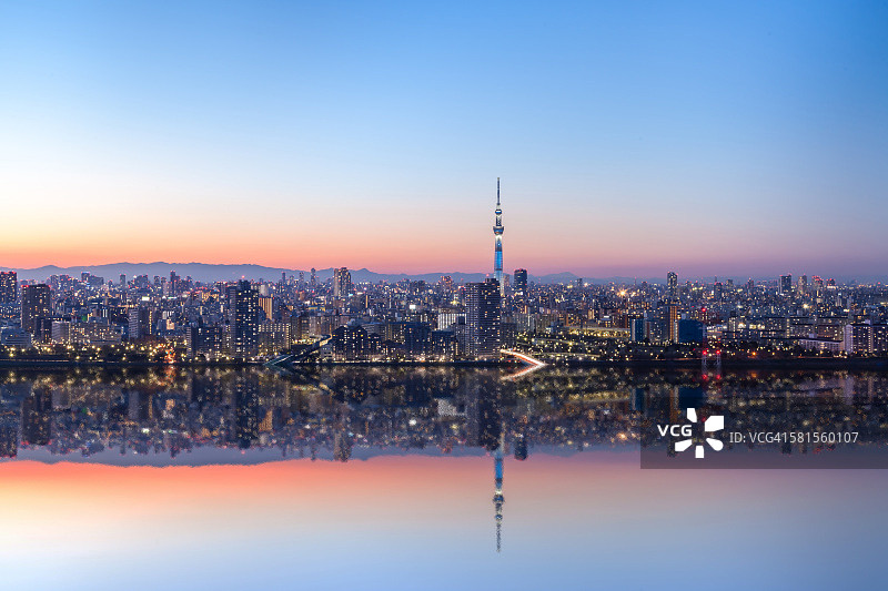 东京夜晚的城市映像图片素材