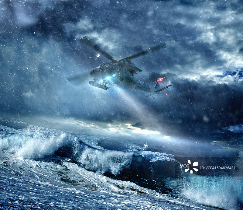 直升机飞过暴风雨的海面图片素材