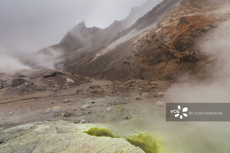 堪察加半岛Tolbachik火山的冰冻熔岩图片素材