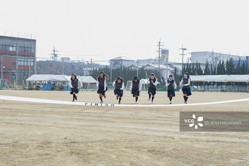 日本女学生跑步图片素材