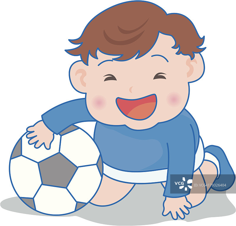 男孩穿着蓝色t恤，膝盖上带着足球，微笑着图片素材