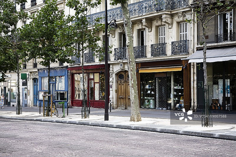 法国巴黎圣米歇尔大道上的商店图片素材