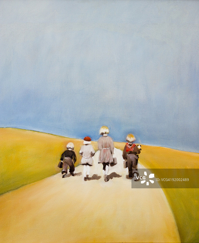 四个小女孩走在黄色的路上图片素材