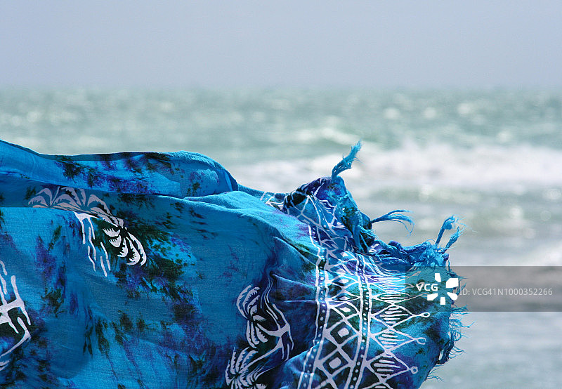 沙滩毯随风飘动图片素材