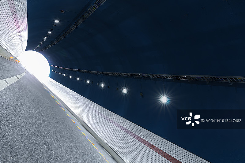 现代公路隧道地下通道图片素材