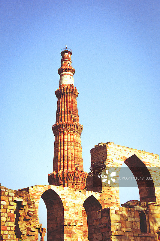 大拱门- Qutub Minar，新德里，印度图片素材
