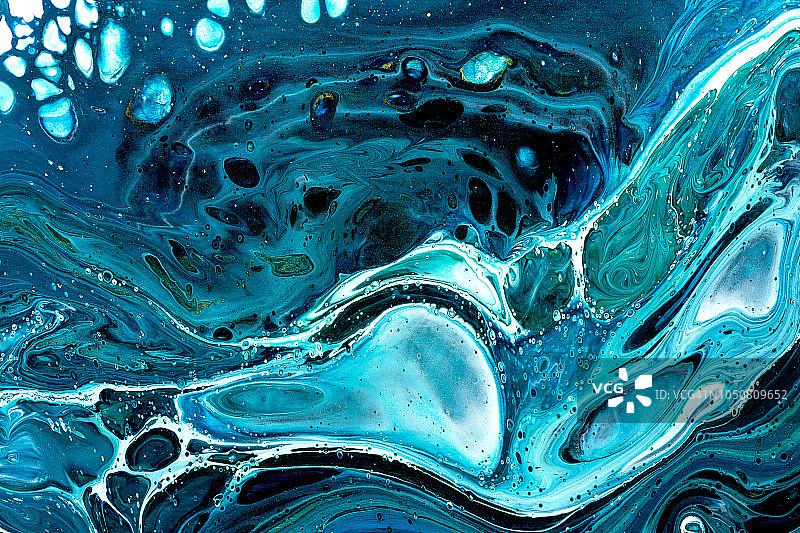 抽象色彩的背景纹理流体艺术丙烯酸颜料。蓝绿色，深蓝色图片素材