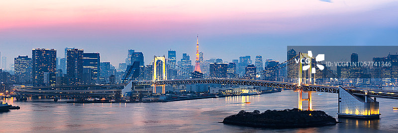 彩虹桥和天际线，东京，日本图片素材