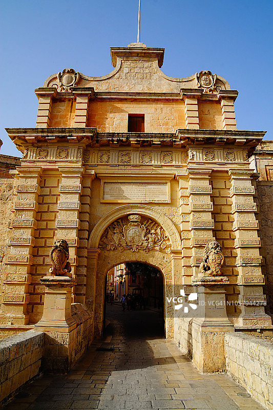 阳光中的Mdina门，黄昏，Mdina，马耳他图片素材
