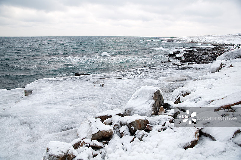 挪威北部Skallelv附近的冬季峡湾景观图片素材