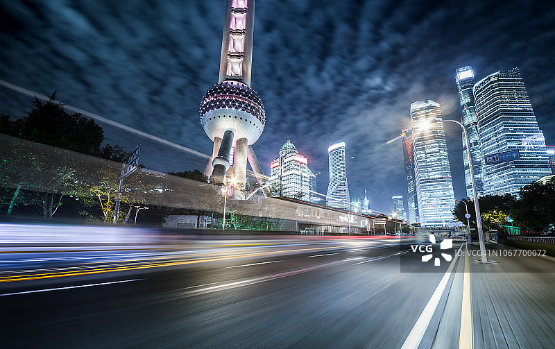 中国,上海陆家嘴夜间城市景观图片素材
