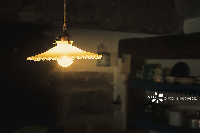 旧厨房灯，法国图片素材