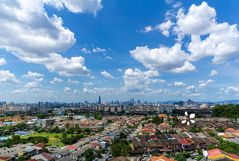 美丽而雄伟的吉隆坡市区鸟瞰图图片素材