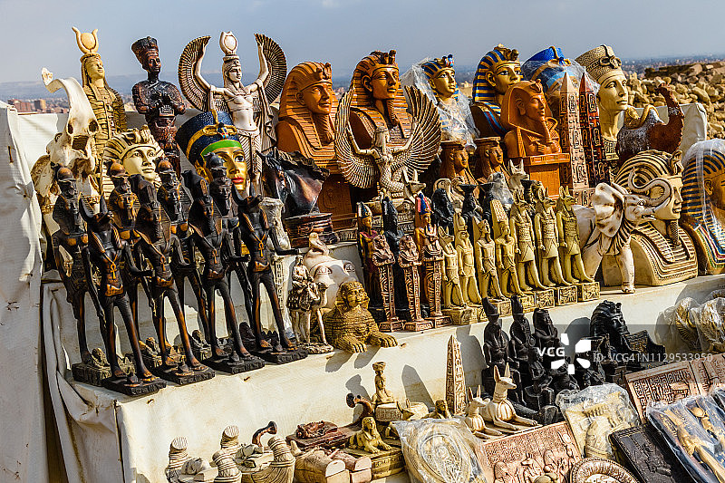 街头商店出售不同的埃及纪念品图片素材