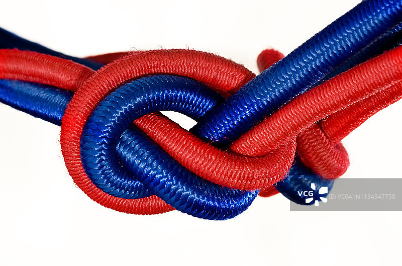 蓝色和红色的蹦极绳结图片素材
