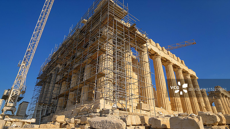 希腊雅典卫城帕台农神庙的脚手架和修复图片素材